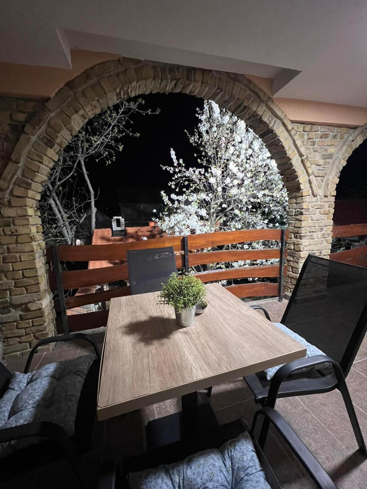 Guest House Lila Sombor Exterior foto
