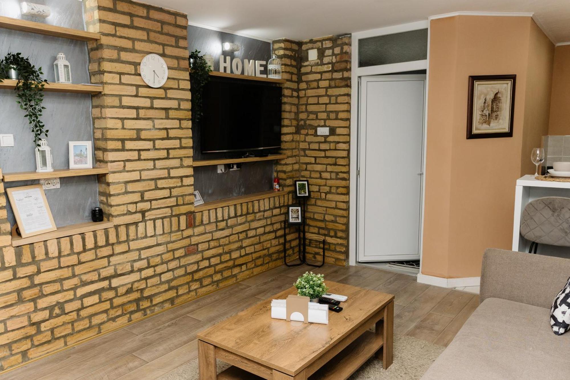 Guest House Lila Sombor Exterior foto